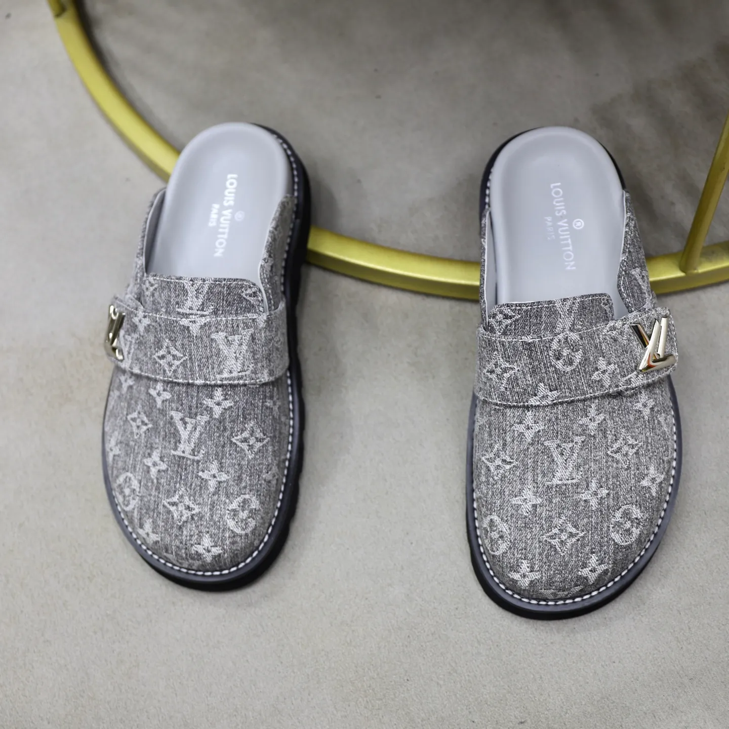 Ex-factory price 420💰 Lv. Popular men's slippers hot sale 🔥 🩴Official website one to one production 38-45 sizes 45 46 🉑️Customized!